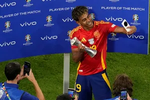 Yamal chính thức qua mặt siêu sao Ronaldo