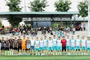 Bóng đá lan tỏa yêu thương 