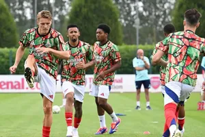 Arsenal săn đầu người cho ngôi vô địch Premier League