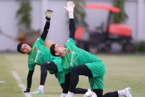 Tuyển thủ quốc gia đánh cược ở giải hạng Nhất