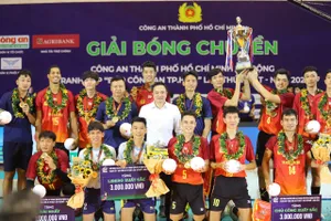Bóng chuyền Công an TP.HCM đại thắng 