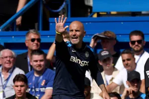 Kỳ lạ Chelsea không cần đua tốp 4 Premier League