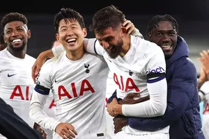 Tottenham dễ thắng tân binh Leicester City trong trận đấu muộn