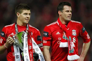 Liverpool phải chi 200 triệu bảng mới mua nổi Gerrard và Carragher