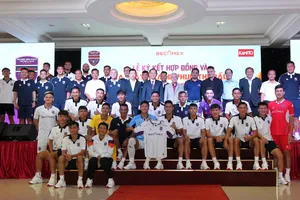 B. Bình Dương thay tướng, mong vô địch V-League sau 10 năm