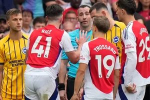 Declan Rice lên tiếng vì chiếc thẻ đỏ vô duyên khiến Arsenal mất người