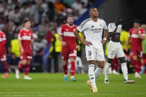 Siêu sao Mbappe ghi bàn vẫn bị chê ‘rất trung bình’