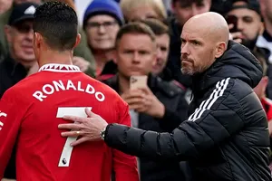 Ronaldo bất ngờ được ủng hộ chỉ trích HLV Ten Hag