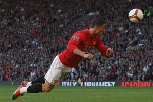 Ronaldo trở thành huyền thoại bóng đá nhưng không hoàn hảo