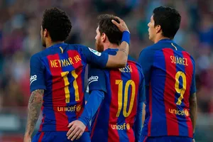 Barcelona san bằng kỷ lục của Messi, Suarez và Neymar
