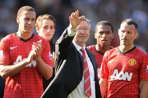 Man United bị lên án khi sa thải Sir Alex Ferguson 
