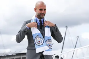 Từ chối 3 đội tuyển quốc gia, HLV Pep Guardiola tiếp tục ở lại Man City