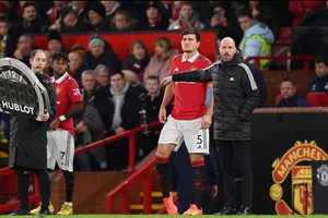 Trung vệ Maguire quyết định chờ HLV Ten Hag bị sa thải