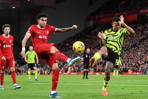 Chủ nhà Arsenal run rẩy đón Liverpool 