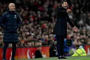 Ruud van Nistelrooy áp dụng quy tắc vàng của Ferguson