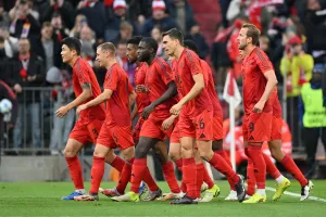 Tân binh St Pauli không thể ngăn cản CLB Bayern Munich