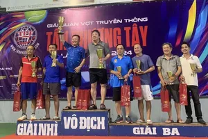 50 tay vợt quyết liệt tranh cúp Tân Phương Tây