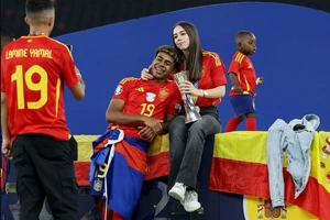 Barca từ chối bán tài năng trẻ Yamal với giá cao ngất ngưởng