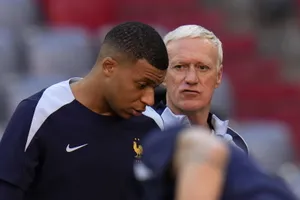 HLV Deschamp nói thẳng về tiền đạo Mbappe