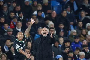 Thầy trò HLV Pep Guardiola bị tổn hại nghiêm trọng