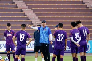 Nóng: HLV Kim Sang-sik gạch tên Văn Lâm và 6 cầu thủ khác