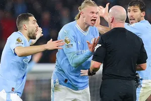 CLB Man City khủng hoảng nặng nề ở trận derby 