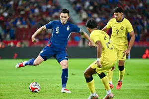 Tuyển Thái Lan thắng áp đảo Singapore