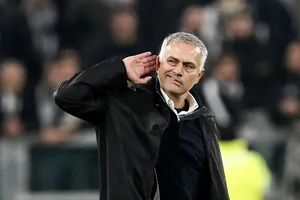 Người hâm mộ lo lắng cho HLV Jose Mourinho có sức khỏe đáng lo ngại 