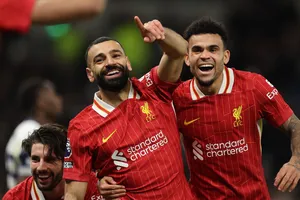 HLV Arne Slot ca ngợi Salah với màn trình diễn kỳ lạ