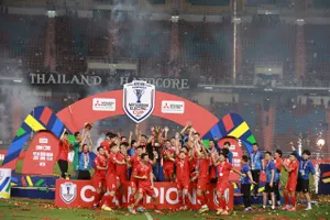 Vui buồn thầy Hàn ở làng bóng Đông Nam Á 