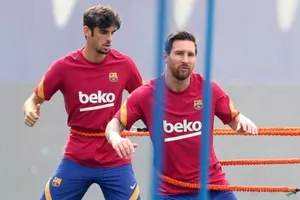 Nụ hôn gây ấn tượng của Messi 