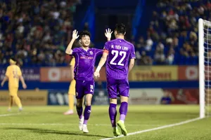 Khắc nghiệt vòng 15 V-League và màn trình diễn của Quả bóng vàng