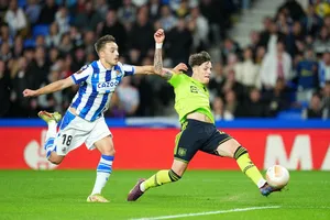 Man United không còn đường lùi