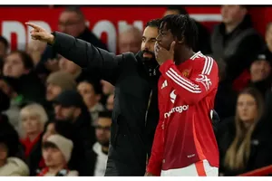 CLB Man United bán Mainoo với giá 70 triệu bảng