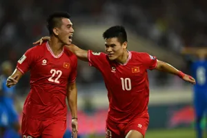 HLV Kim Sang-sik lo hàng công tuyển Việt Nam