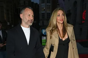 Nhà hàng của Ryan Giggs sụp đổ vì nợ