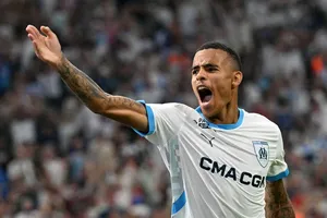 Marseille cảnh báo sa thải ngôi sao người Anh