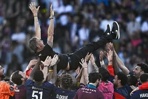 Đáng sợ PSG vô địch Ligue 1 trước 6 vòng đấu và phá hàng loạt kỷ lục