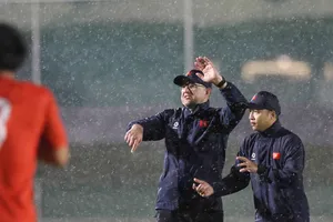 Đội tuyển U-17 Việt Nam và Indonesia vào loạt trận định mệnh