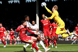 HLV Arne Slot chỉ ra điểm yếu chết người của Liverpool