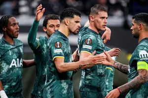 HLV Postecoglou đáp trả khi Tottenham vào bán kết Europa League
