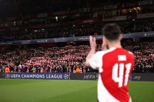 Arsenal tựa lưng vào hiểm địa Emirates ở UEFA Champions League