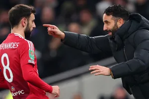 Vô địch Europa League không đủ cứu rỗi Man United