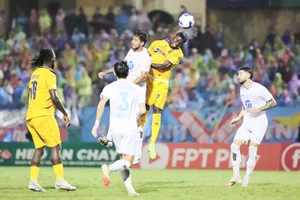 Lắt léo đến giờ chót ở cuộc đua vô địch và rớt hạng V-League 2024-2025