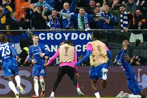 Đá như Messi, ngôi sao Palmer cùng Chelsea vô địch châu Âu