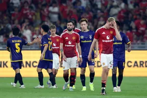 HLV Kim Sang-sik gây sốt ở Malaysia