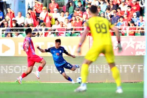 Bình Định gặp khó, SHB Đà Nẵng lợi thế trong cuộc đua trụ hạng