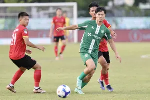 Căng thẳng trận play off cứu vãn cả mùa giải