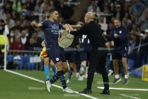 HLV Pep Guardiola ca ngợi Quả bóng vàng trong cơn mưa gôn của Man City