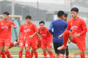 Việt Nam và Thái Lan rộng cửa vào bán kết giải Đông Nam Á